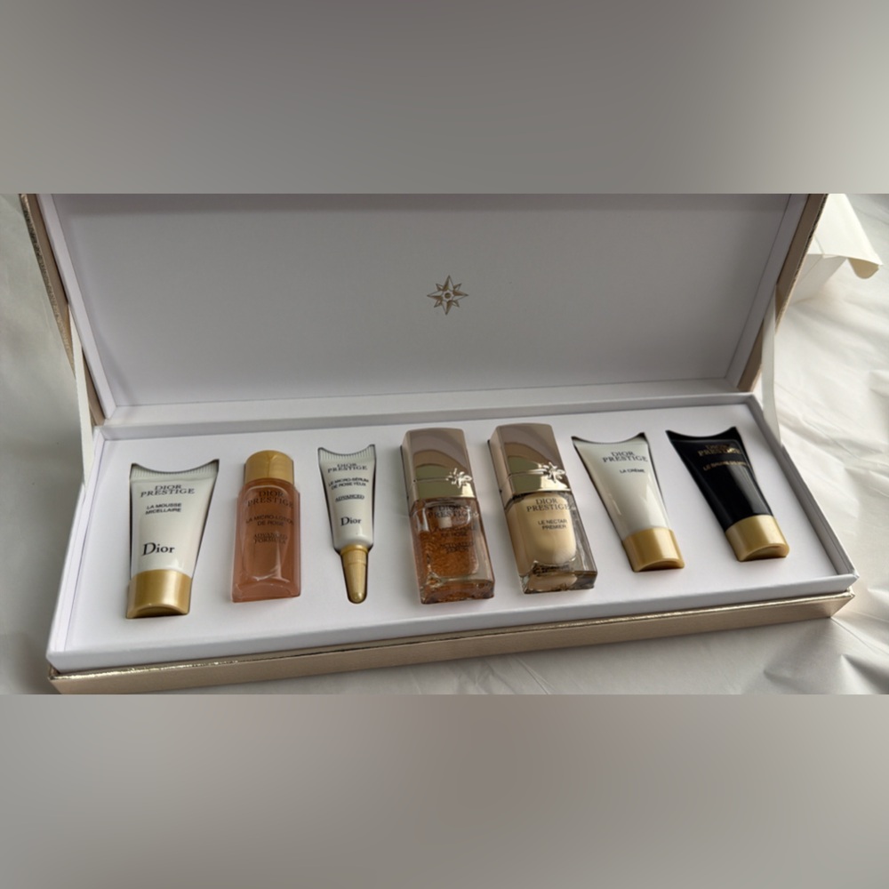 New Dior Prestige Luxurious 7-piece set Gold Piano Mini deluxe samples.